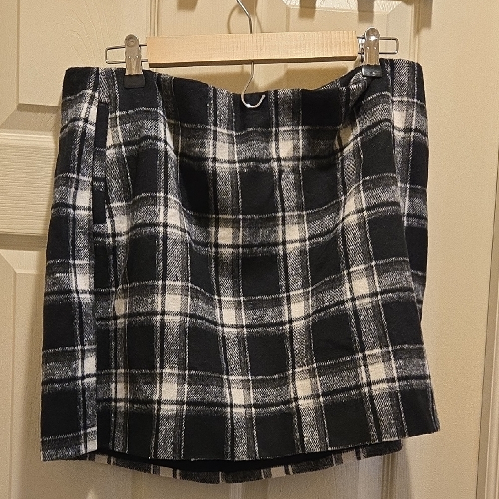 Forever 21 Plus Plaid Black and White Women's Mini Skirt 1X